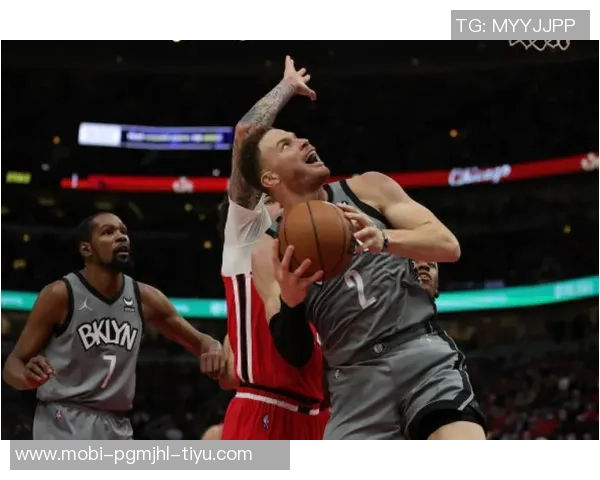 迈尔斯布里奇斯全场表现抢眼18投11中斩获26分14篮板正负值高达19 迈尔斯布里奇斯全场表现抢眼18投11中斩获26分14篮板正负值高达19